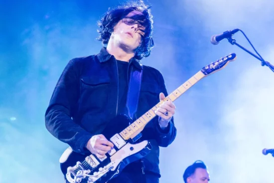 Jack White sur scène pour son nouvel album "No Name"